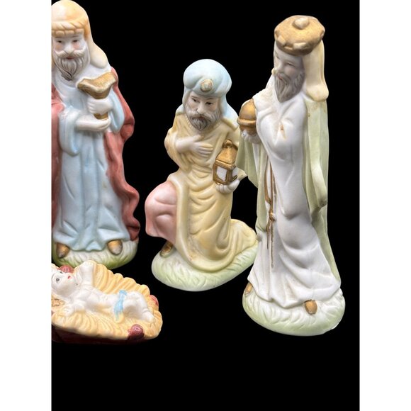 Vintage Ceramic Nativity Scene Set Hand Painted Ceramic 7 Pieces - Picture 5 of 11